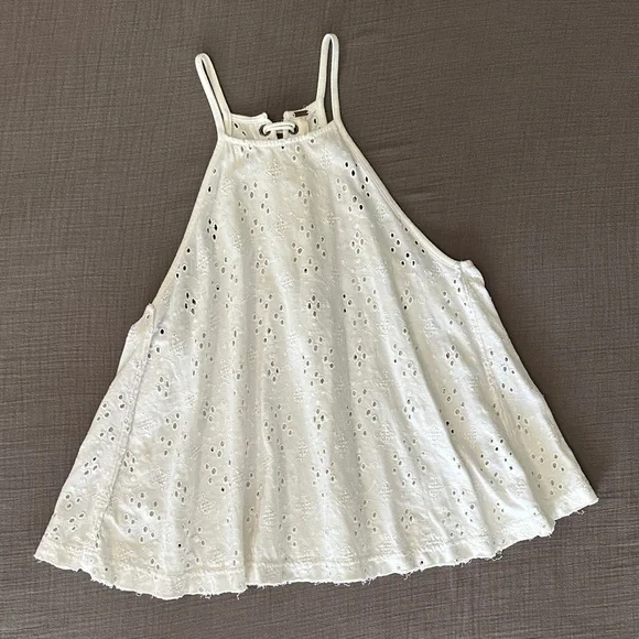 Free People Women’s Small White Eyelet Top Raw Hem Lace Up Back Embroidered Boho - Picture 1 of 12